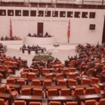 Meclis’in yasama yılı açılışında iktidar ‘Türkiye Yüzyılı’ dedi… Parti sloganlı anayasa isteği