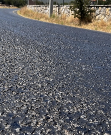 Bodrumda-45-derece-sicakta-asfalt-eridi.jpg