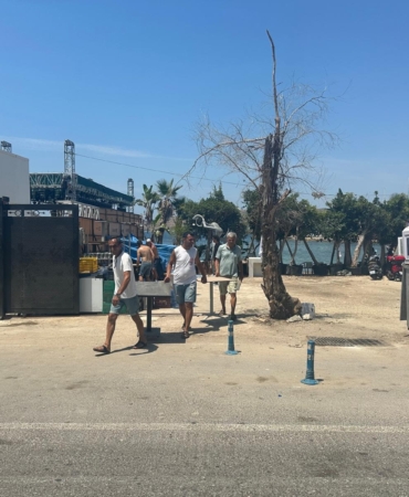 Bodrumda-isletme-ve-marina-arasindaki-alan-halk-plaji-oldu.jpeg
