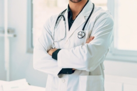 Doktor-ile-emniyet-mudurunun-tartismasina-sorusturma.jpg