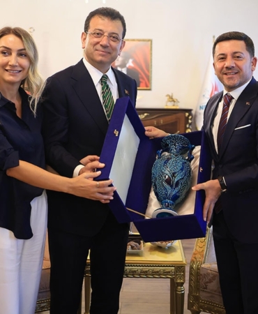 Imamoglundan-iktidara-Gulerek-izliyorum.jpg