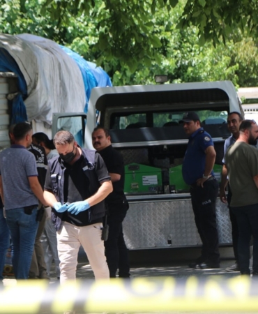 Koca-vahseti-Esini-bogarak-oldurdu-cesedini-torbayla-bahceye-atti.jpg