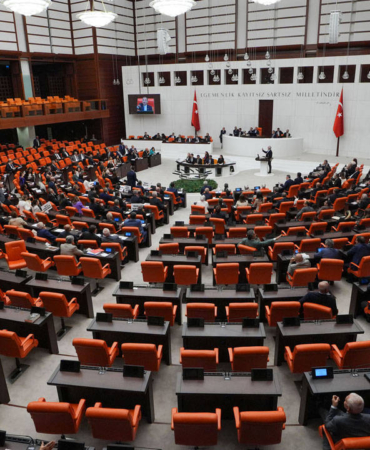 Meclis-TVde-AKP-oyunu-Kamera-acisini-daralttilar.jpg