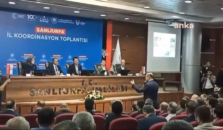 Murat-Kurumun-katildigi-etkinlikte-Sanliurfa-Belediye-Baskani-protokolden-cikarildi.jpg