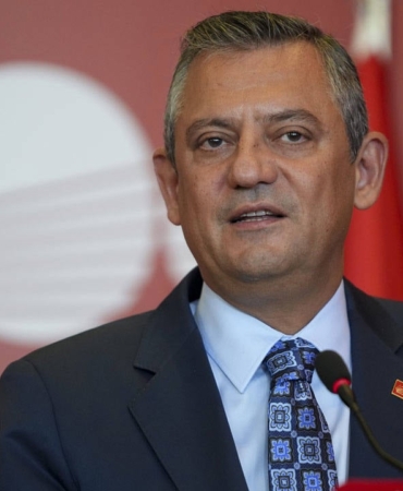Ozgur-Ozelden-Metin-Feyziogluna-tepki-Resmi-olarak-bildirecegiz.jpg