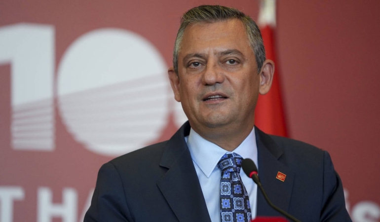 Ozgur-Ozelden-Metin-Feyziogluna-tepki-Resmi-olarak-bildirecegiz.jpg