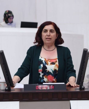 DEM-Partili-Celenkten-Instagram-sansuru-hakkinda-soru-onergesi.jpg
