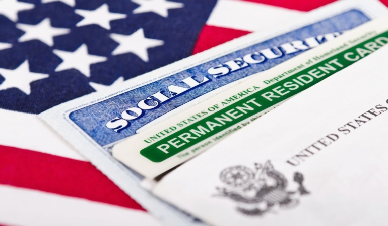 Green-Card-basvurusu-tarihleri-DV-Lottery-2024-ABD-Green-Card.jpg