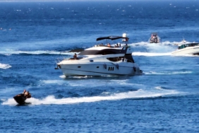 Koylarda-jet-ski-ve-surat-teknesi-teroru-Facia-geliyorum-diyor.jpg