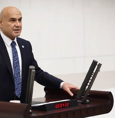 Turhan Çömez