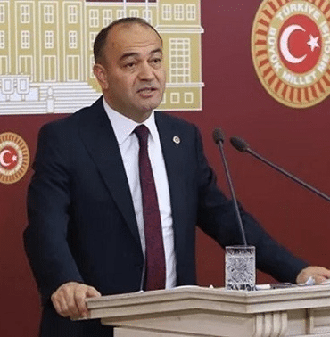Özgür Karabat