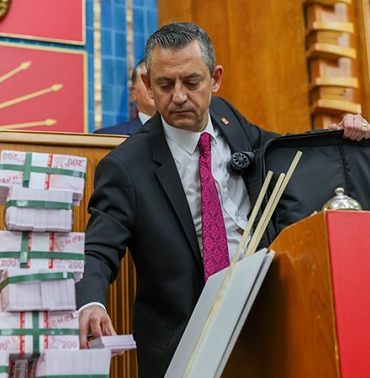 Özgür Özel