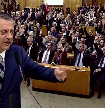 Özgür Özel