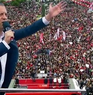 2 Özgür Özel
