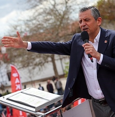 2Özgür Özel