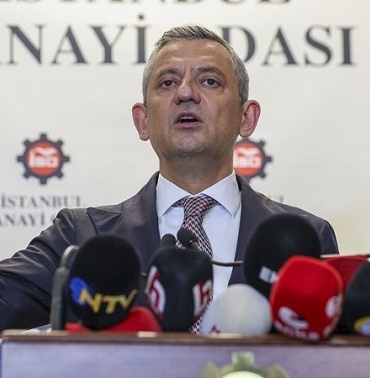 2Özgür Özel