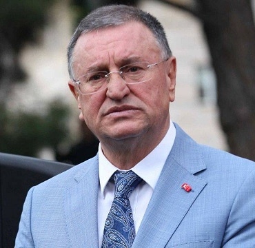 Lütfü Savaş